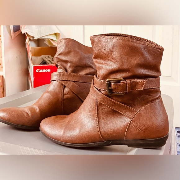 American Eagle Outfitters Shoes - Women's Brown Slouch Buckle Slide On Ankle Boots Size 6 1/2